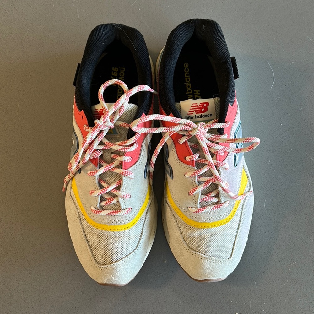 Women’s New Balance 997H Athletic Shoe - Cream/Multicolor